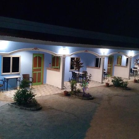 Mazza Nur Motel Pantai Cenang  Extérieur photo